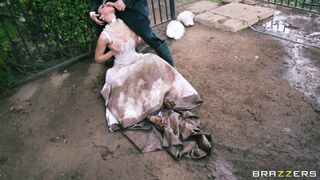 Tiffany Tyler sucks his large cock in the park