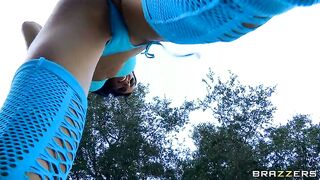 Juelz Ventura wearing sexy blue outfit demonstrating her tight ass outdoor