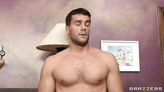 Naughty girl Jennifer White gives an amazing double blowjob for two big cocks