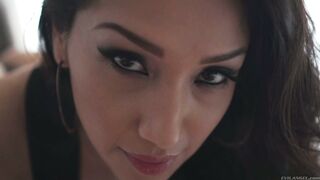 Dream girl Vicki Chase teases with her silky ass in bed