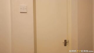 Classy secretary Cara Saint-Germain gives head around the office