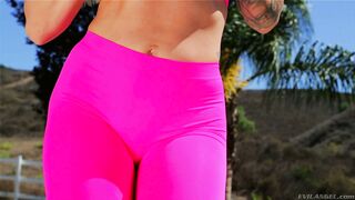 Big ass blonde milf Ryan Conner is hungry for dick