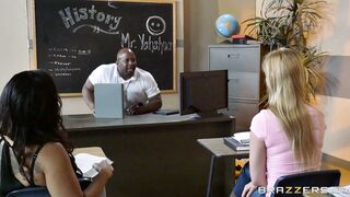 Buffed black teacher sucked off by Tia Cyrus while teaching