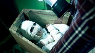 Blonde mummy Elicia Solis woken up from slumber and hungry for dick