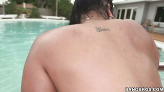 Big ass amateur Sofia Char riding dick in the pool like a pro
