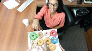 Donuts have arrived for Arianna Knight and they come with a dick