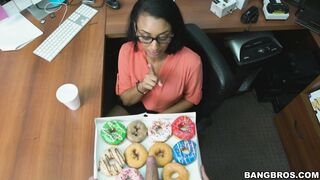 Donuts have arrived for Arianna Knight and they come with a dick