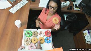 Donuts have arrived for Arianna Knight and they come with a dick