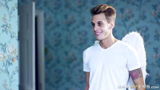 Blonde bimbo Candee Licious sucks a big hard Hungarian cock