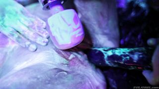 Dana DeArmond,Jada Stevens,Bella Danger &Karlee Grey florescent lesbos