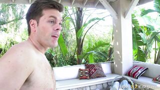 Blindfold mom Jewels Jade sucking young dick in her Jacuzzi