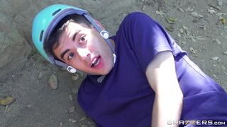 Busty MILF Veronica Avluv flashes little guy outdoors