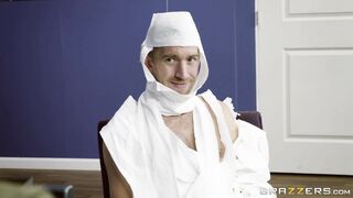 Rachel Roxxx is getting touched and worshiped by her man