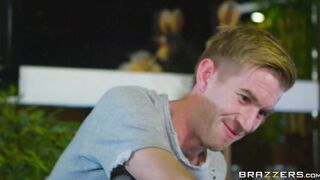 Cathy Heaven receives cock in her ass with a smile