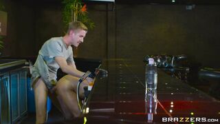 Cathy Heaven receives cock in her ass with a smile