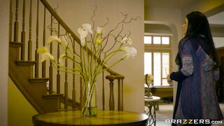 India Summer and Kimberly Moss do a threesome with sucking