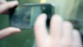 Jessa Rhodes undresses in front of the mirror