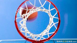 Bella Danger is shaking her ass while doing some sports