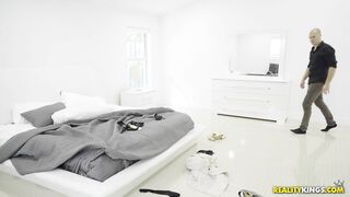 Kelsi Monroe and Khloe Kapri have a threesome