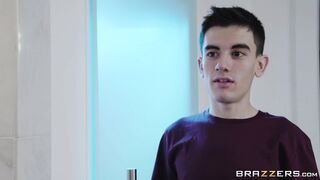 Ariella Ferrera caught her stepson shooting her on the mobile in the bathroom