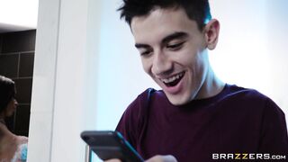 Ariella Ferrera caught her stepson shooting her on the mobile in the bathroom