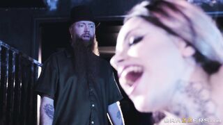 Leigh Raven is a stripper that is getting her cunt licked
