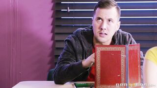 Jessa Rhodes seduces a guy in the classroom with her tits