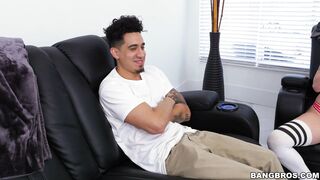 Madisson Reese is removing her clothes in a solo show