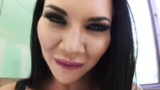 British mom Jasmine Jae gets twat nailed standing up