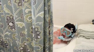 Mandy Muse does not notice stebro jerking on her in bathroom