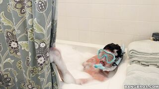 Mandy Muse does not notice stebro jerking on her in bathroom