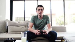 Big titted mom Reagan Foxx lets the guy finger her slit