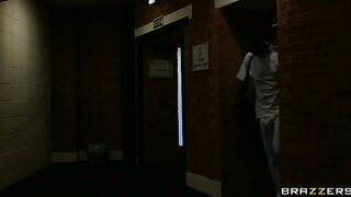 Smoking hot babe Aletta Ocean preparing herself for a sexy rub down