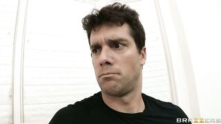 Jessie Rogers showing him her sexy curves and sucking his large pole