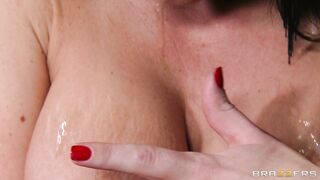 Jayden Jaymes spitting cum on her breasts after facial