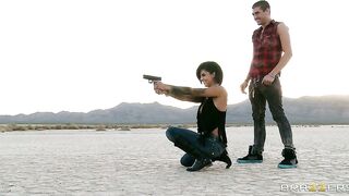 Bonnie Rotten takes facial cumshot outdoor