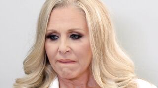 Dr. Julia Ann gives nice hand and blow jobs in hospital