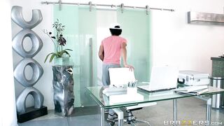 Bigtit Hadley Viscara got her trimmed pussy drilled