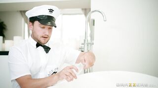 Big breasted blonde Courtney Taylor takes the bath