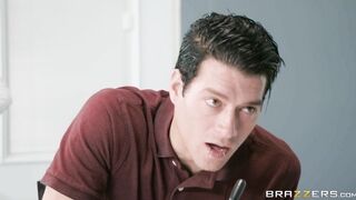 Nicolette Shea gets her big tits worshipped by Xander