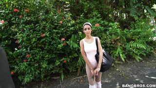 Amateur Ariana Aimes flashes her nice boobs outdoors