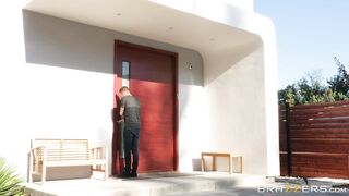 Brunette mom Veronica Rayne decided to seduce her stepson