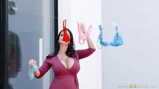 Busty MILF Ava Addams seduces the panties thief