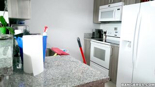 Latina hottie Rose Monroe shows off her big ass