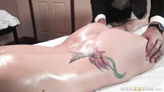 MILF Monique Alexander gets nice massage from Johnny Sins