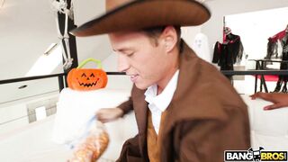 Chanell Heart shows off her cock-sucking skills