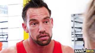 Nicole Aniston does sport exercises with Johnny Castle