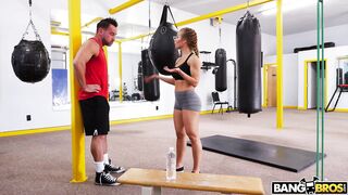 Nicole Aniston does sport exercises with Johnny Castle