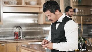 Jessie Wylde is on the meeting with vibrator in her pussy