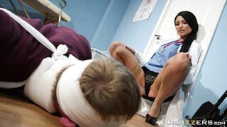 MILF Ania Kinski sat on Danny's face and got her slit licked